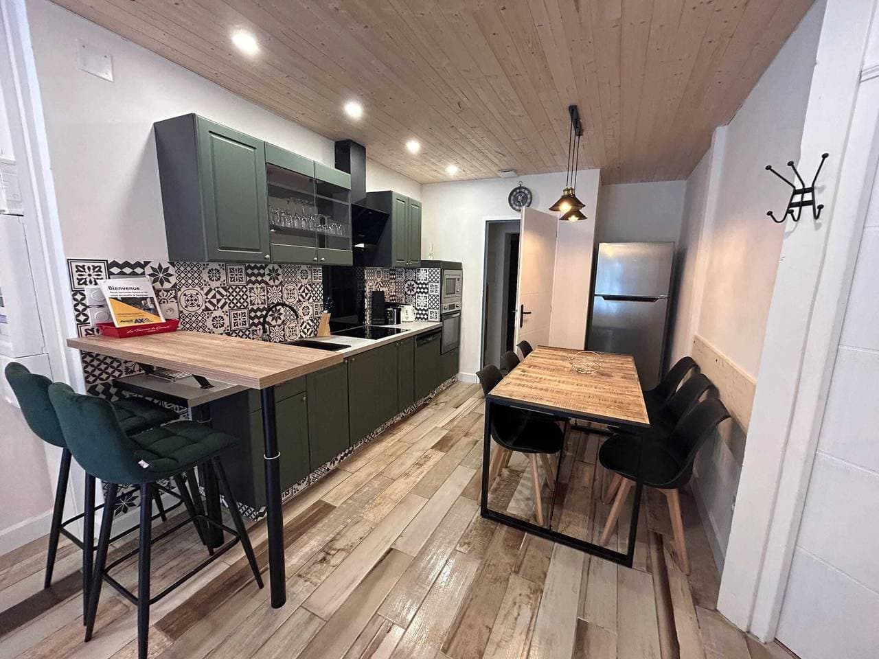 Charmante Wohnung in Savignac-les-Ormeaux, 56 qm, Balkon 1