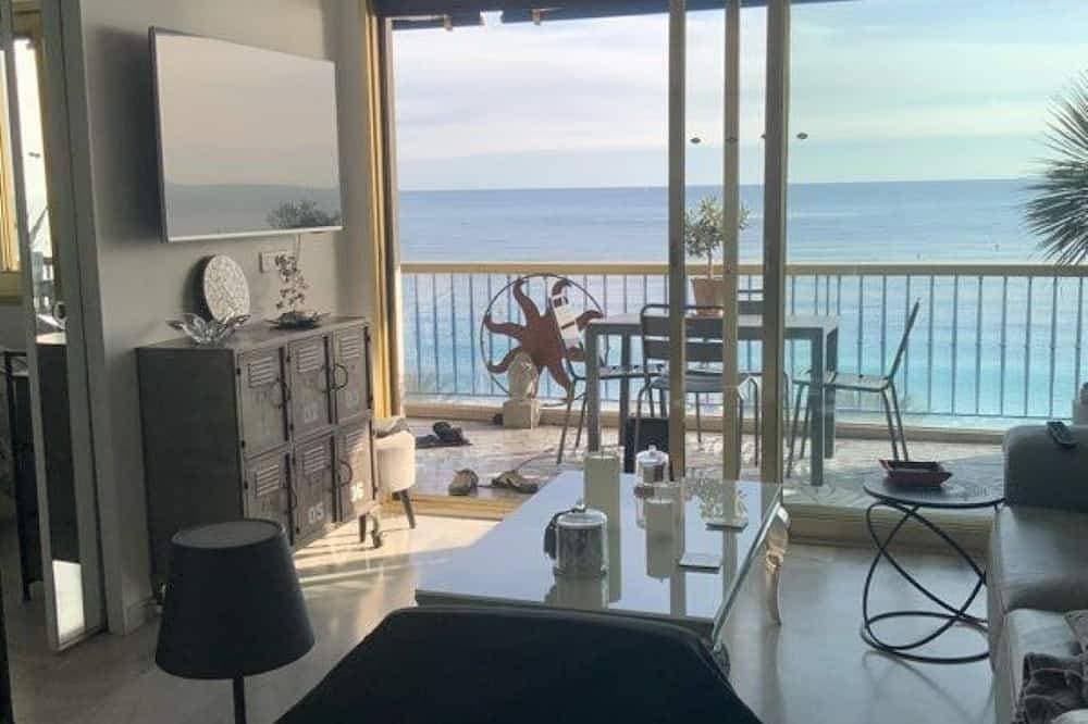 Évasion Azuréenne - T2 high floor with panoramic sea view in Cagnes-sur-Mer 1