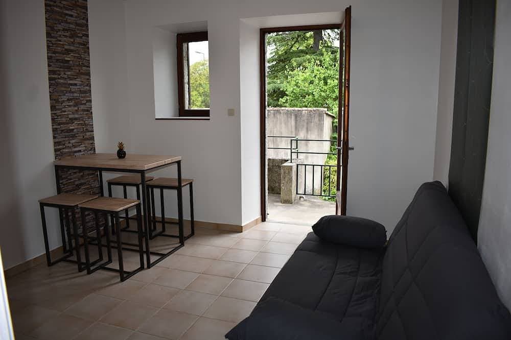 Foto 3 von 12: Studio Avec Piscine 10 min à Pied de la Rivière et 5 min du Centre