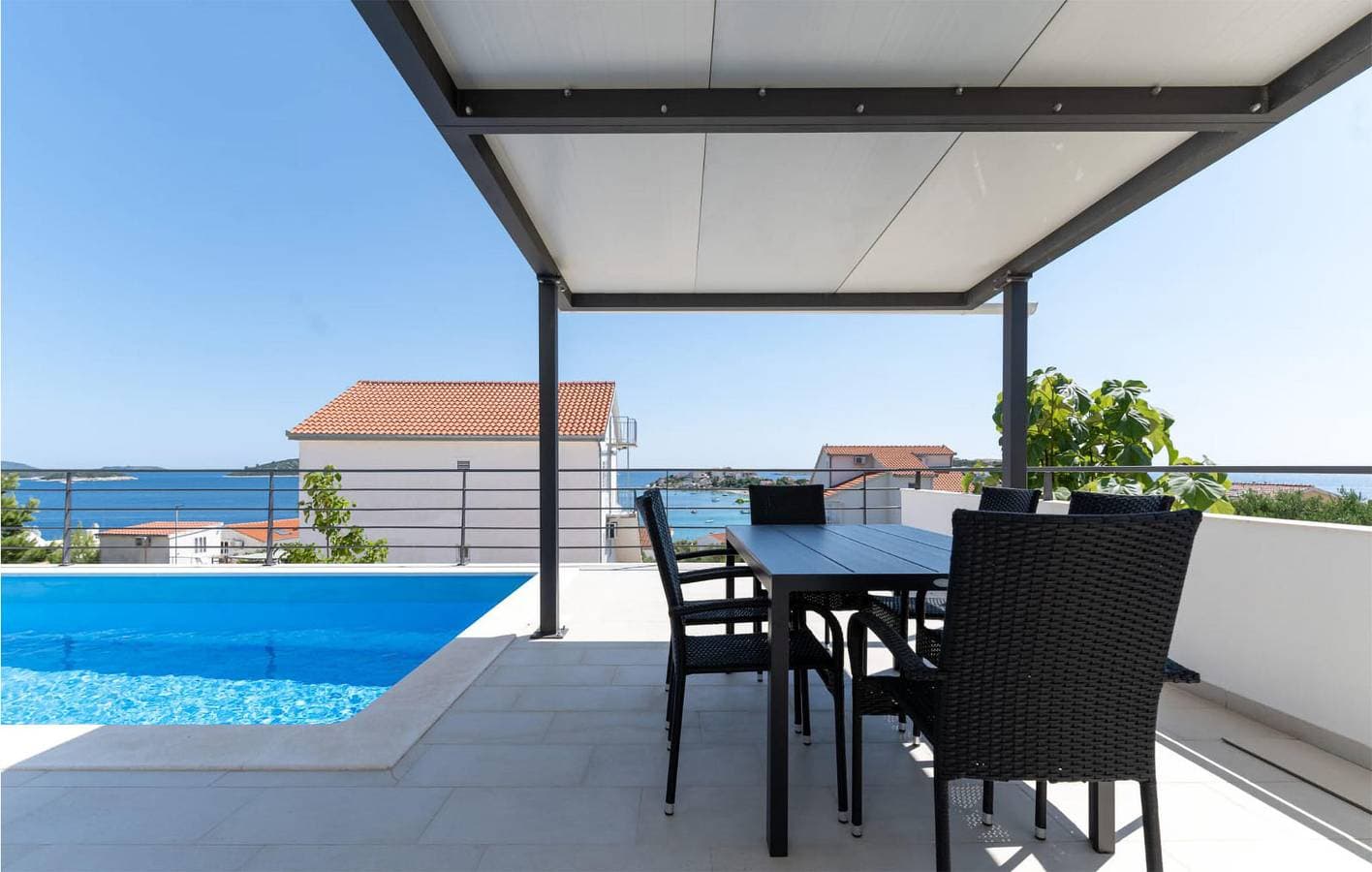 Foto 13 von 40: Wohnung am Meer mit Pool, Küche und Garage – 2,5 km bis zur Küste