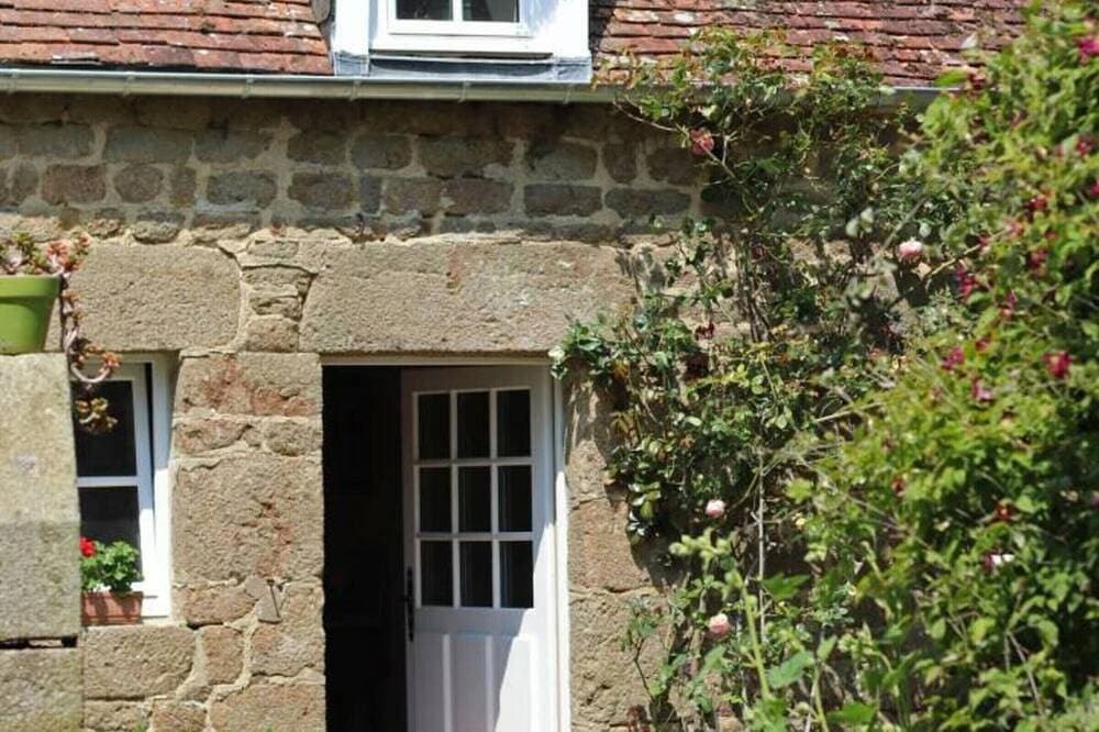 Foto 6 von 24: Historisches Haus aus dem 15. Jahrhundert mit Garten in La Carneille