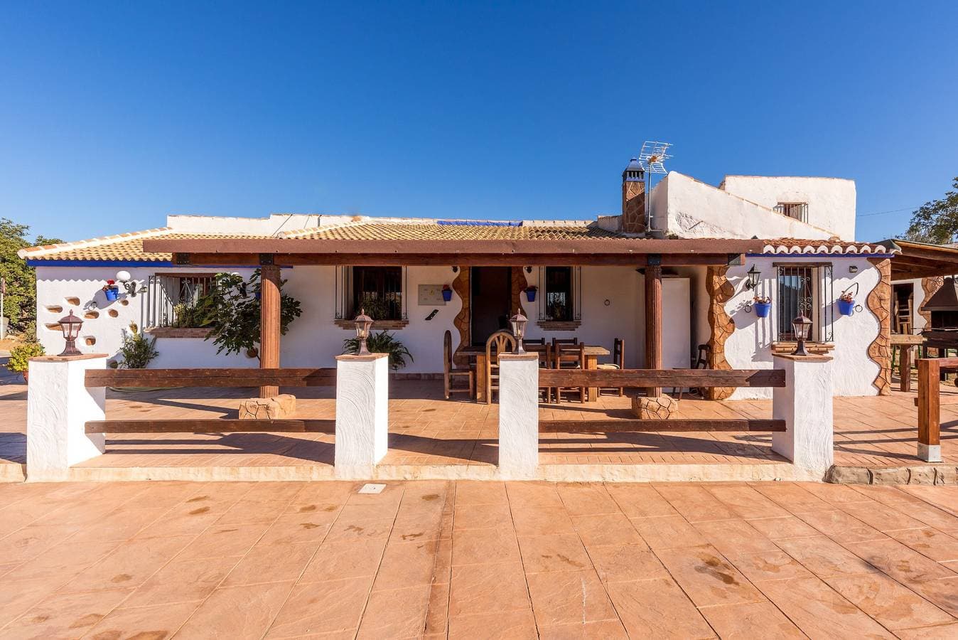 Foto 5 von 34: Haustierfreundliches Ferienhaus 'Miramar' mit Garten, privatem Pool, Terrasse und WLAN