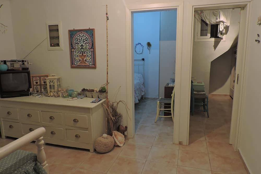 Foto 2 von 27: A house by the sea.