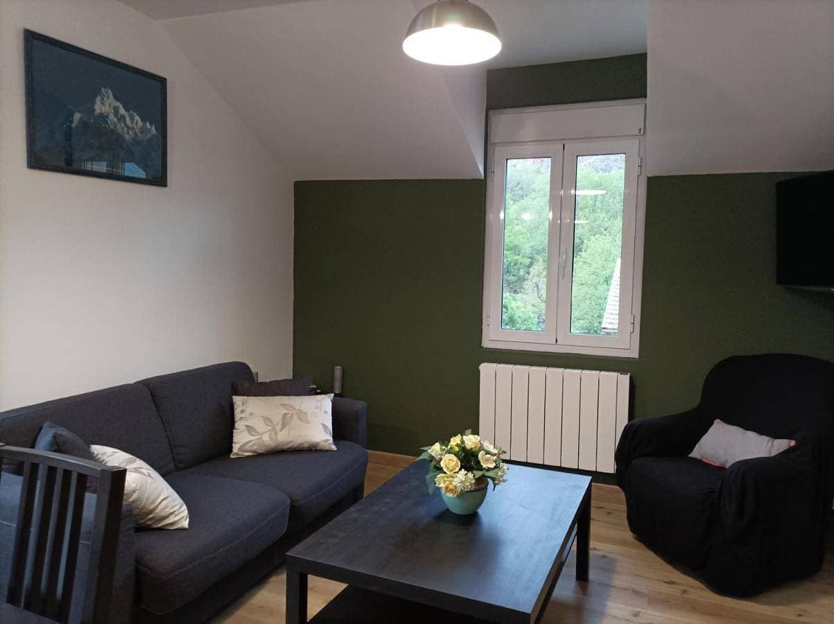 Foto 5 von 13: Two-Bedroom Apartment