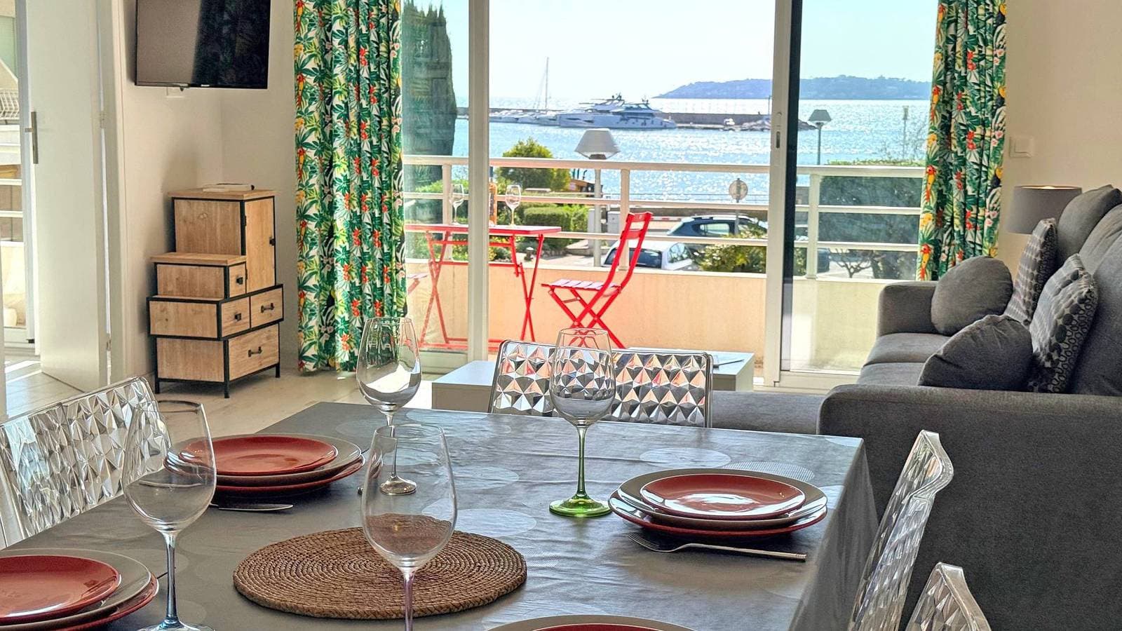Foto 8 von 13: Apartment T2 - 4 Personen - Stadtzentrum und Strand - Meerblick - Klimaanlage - WiFi - Sainte-Maxime