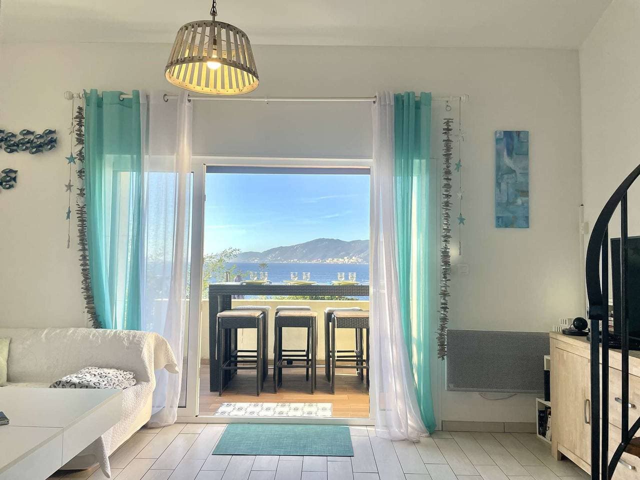 Foto 7 von 27: Ferienhaus mit 4 Zimmern, Klimaanlage und Parkplatz in Porticcio