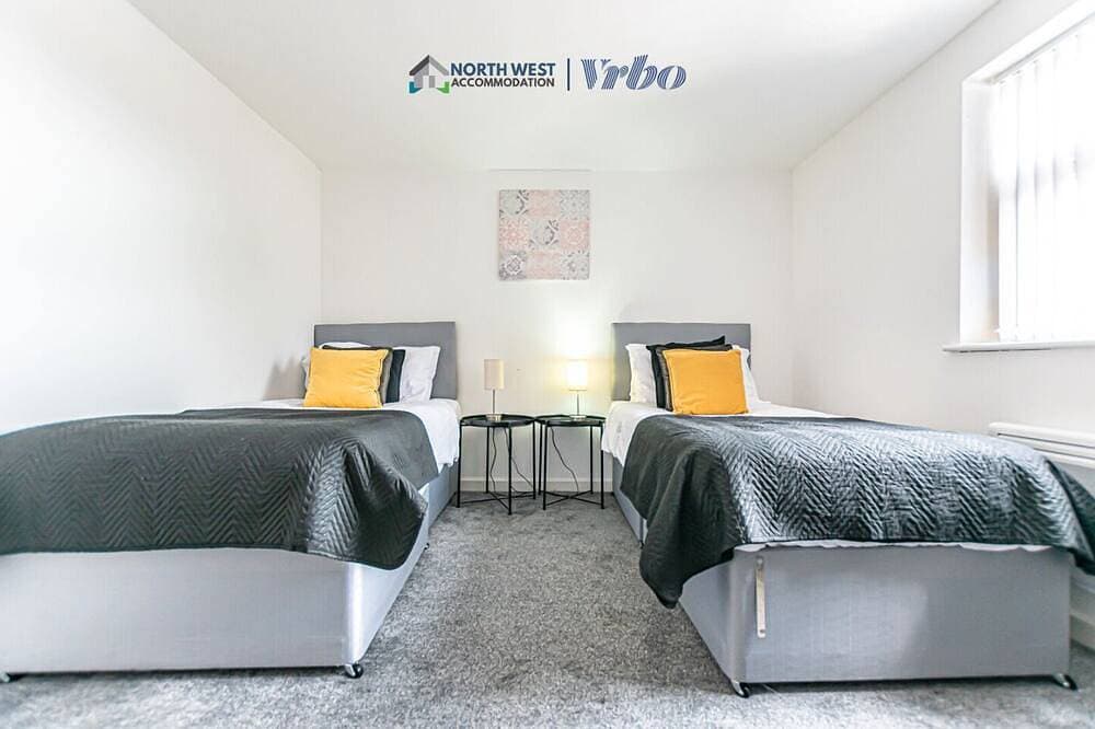 Contractor/Corporate Stays – Full Amenities, Near Liverpool and Warrington 1