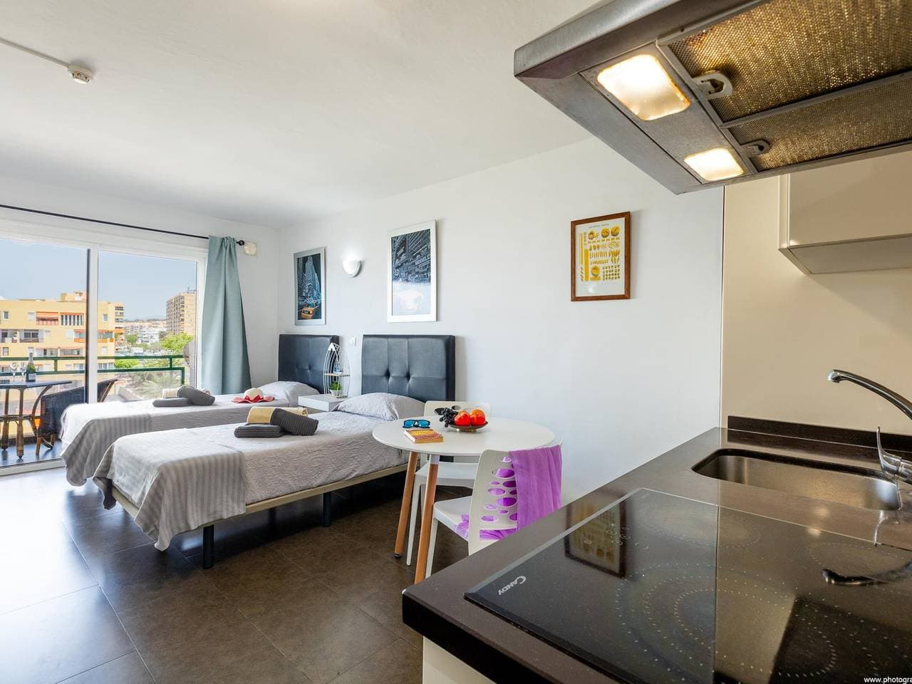 Beautiful studio beach front 1