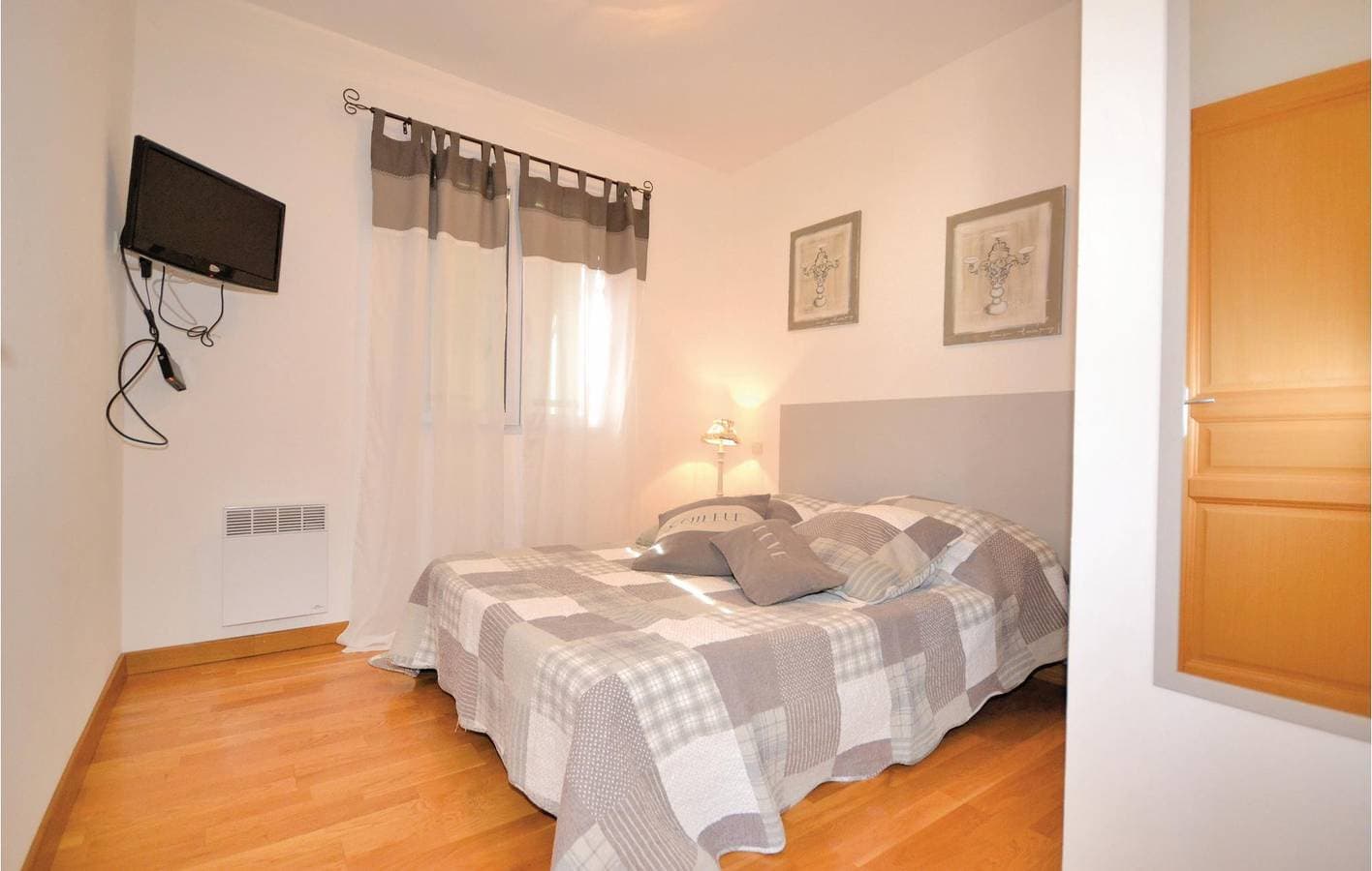 Foto 6 von 32: Sorgue Garden Wohnung mit AC, Pool und Parkplatz