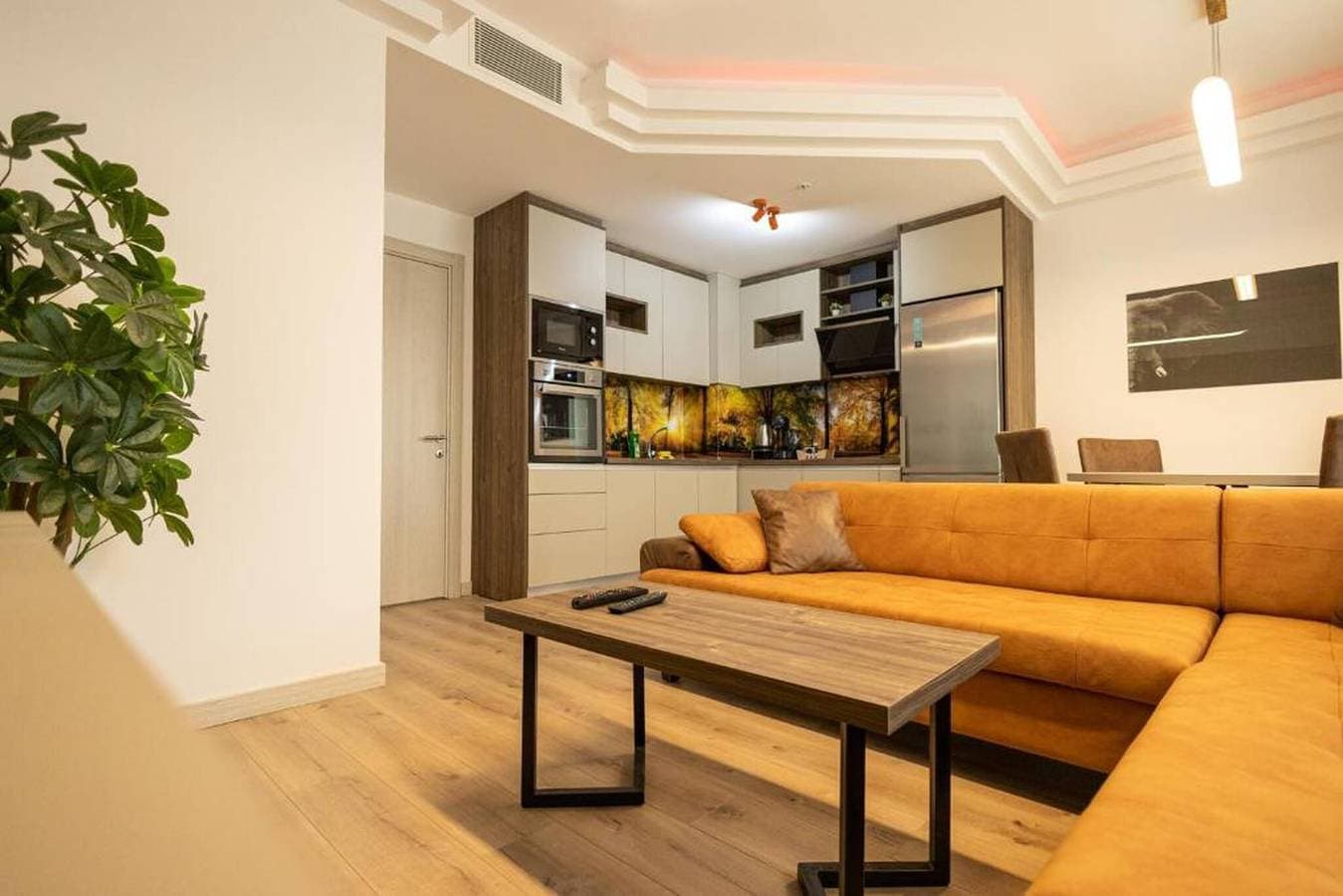 Foto 3 von 46: Luxuriöse Wohnung im 19. Stock mit Pool, Fitnessstudio und Blick auf die Stadt