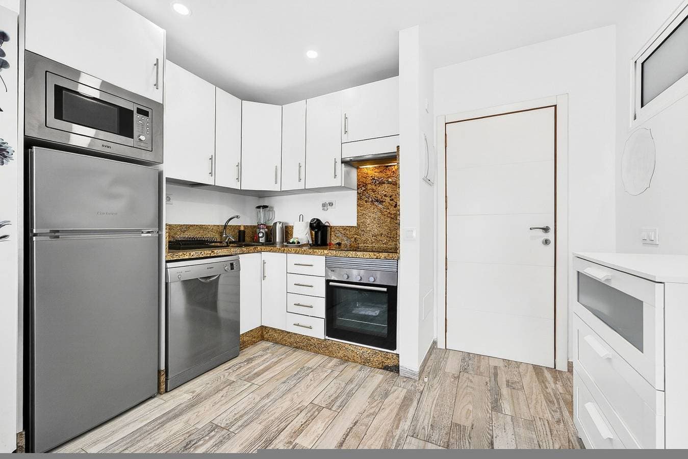 Foto 4 von 48: Ferienwohnung für 6 Personen mit Meerblick