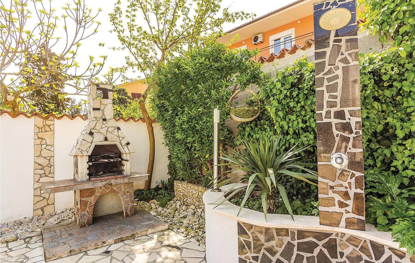Foto 7 von 30: Gemütliche Ferienwohnung mit Pool, Terrasse und WLAN – nur 1 km vom Strand entfernt!