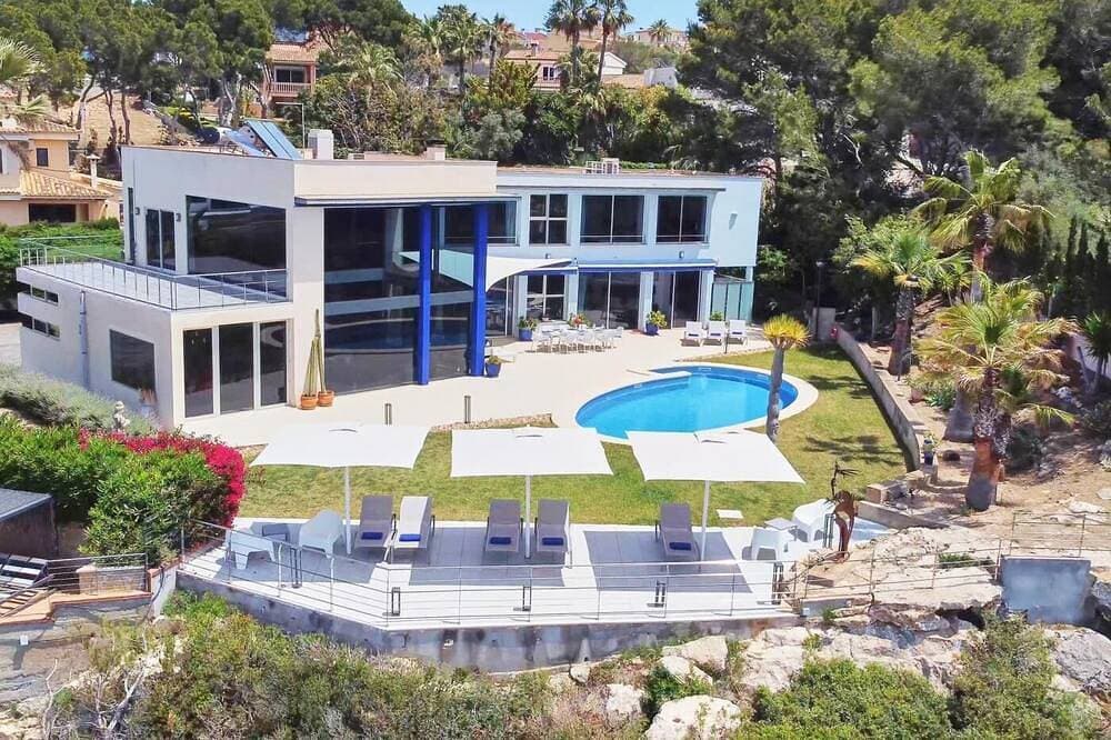 Villa Bay Blue Mallorca. Luxury Holiday Villa with Infinity Pool 1