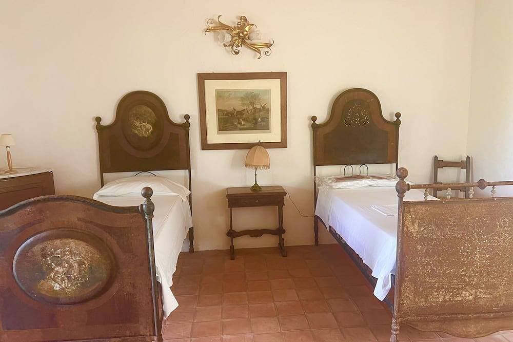 Foto 6 von 30: Detached villa sleeps 8/11 person  located inside the Monte Arcosu Park.