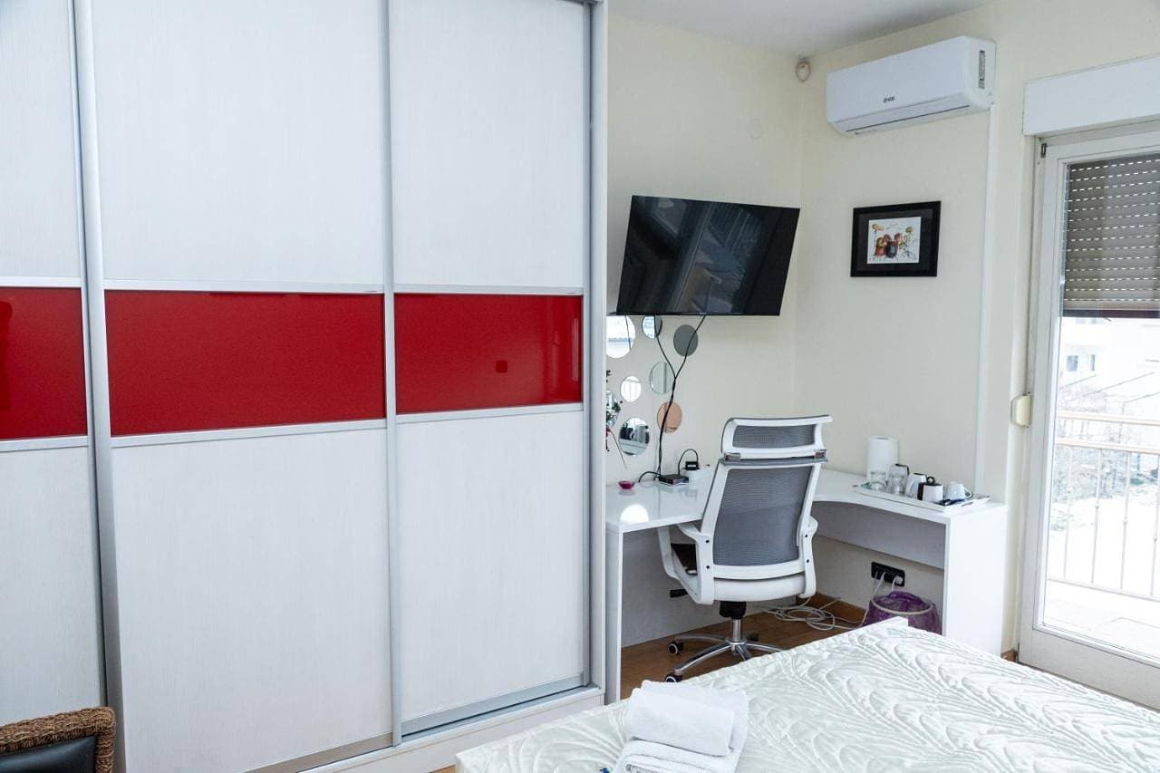Foto 6 von 34: Double Room with Balcony