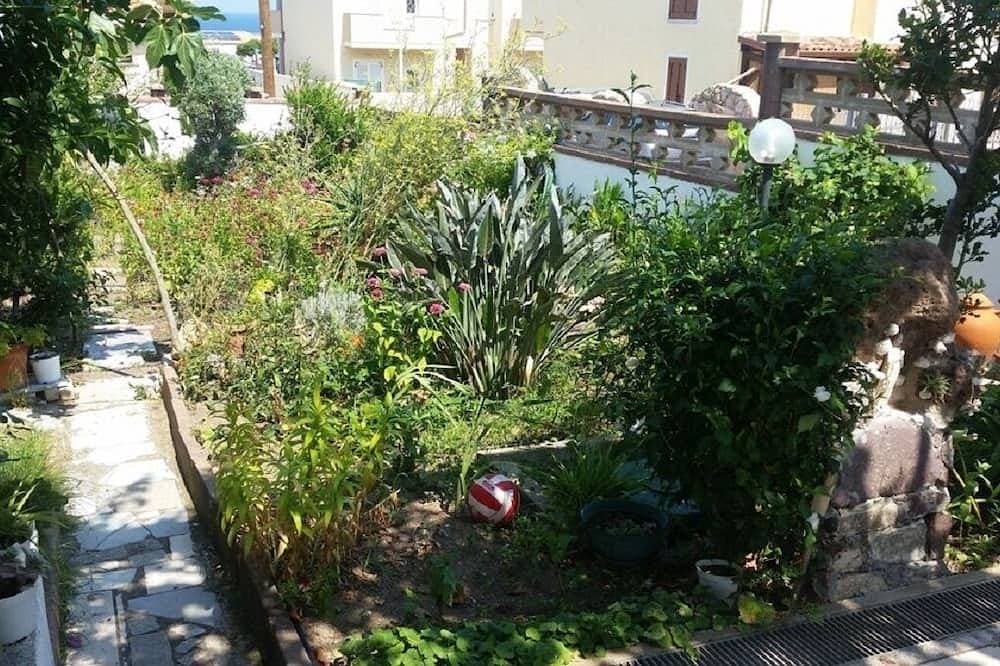 Foto 8 von 25: Villa Maria Drei-Zimmer-Wohnung mit großem Garten in Meeresnähe