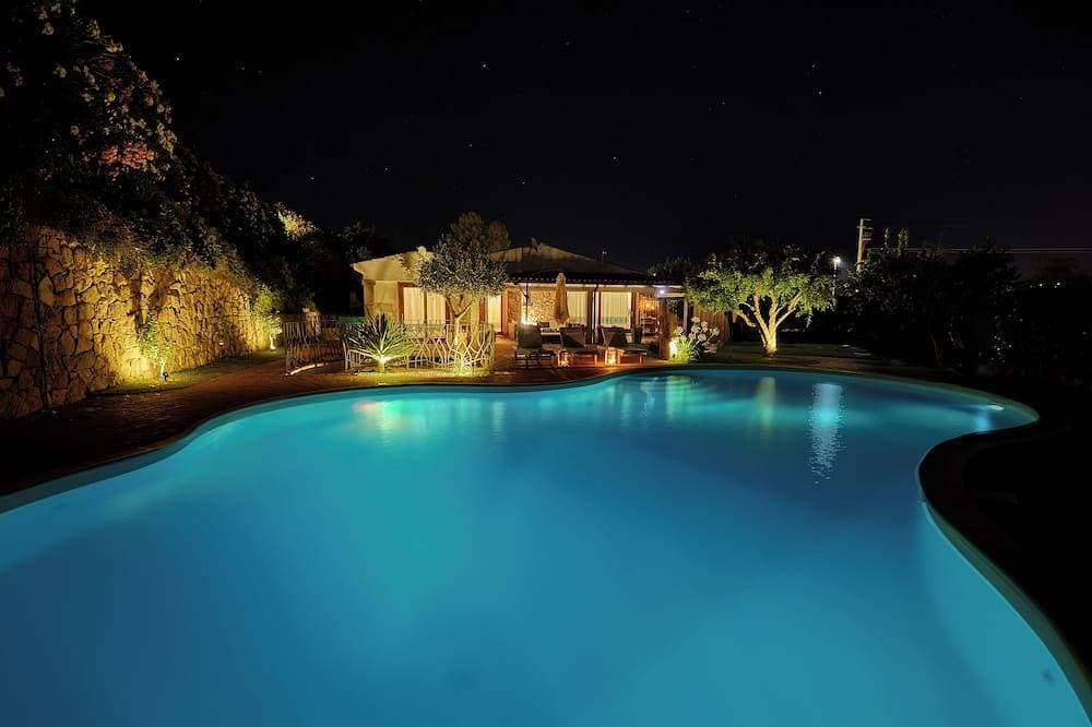 Villa Lisa - With large private pool in protected Tavolara area 1