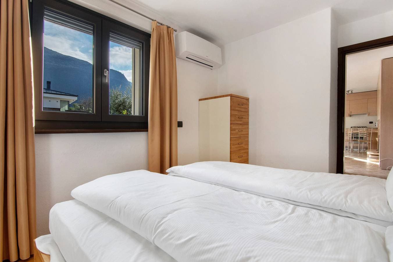 Foto 8 von 24: Ferienwohnung 'Il Nido Del Lago' mit Meerblick, Wi-Fi und Klimaanlage