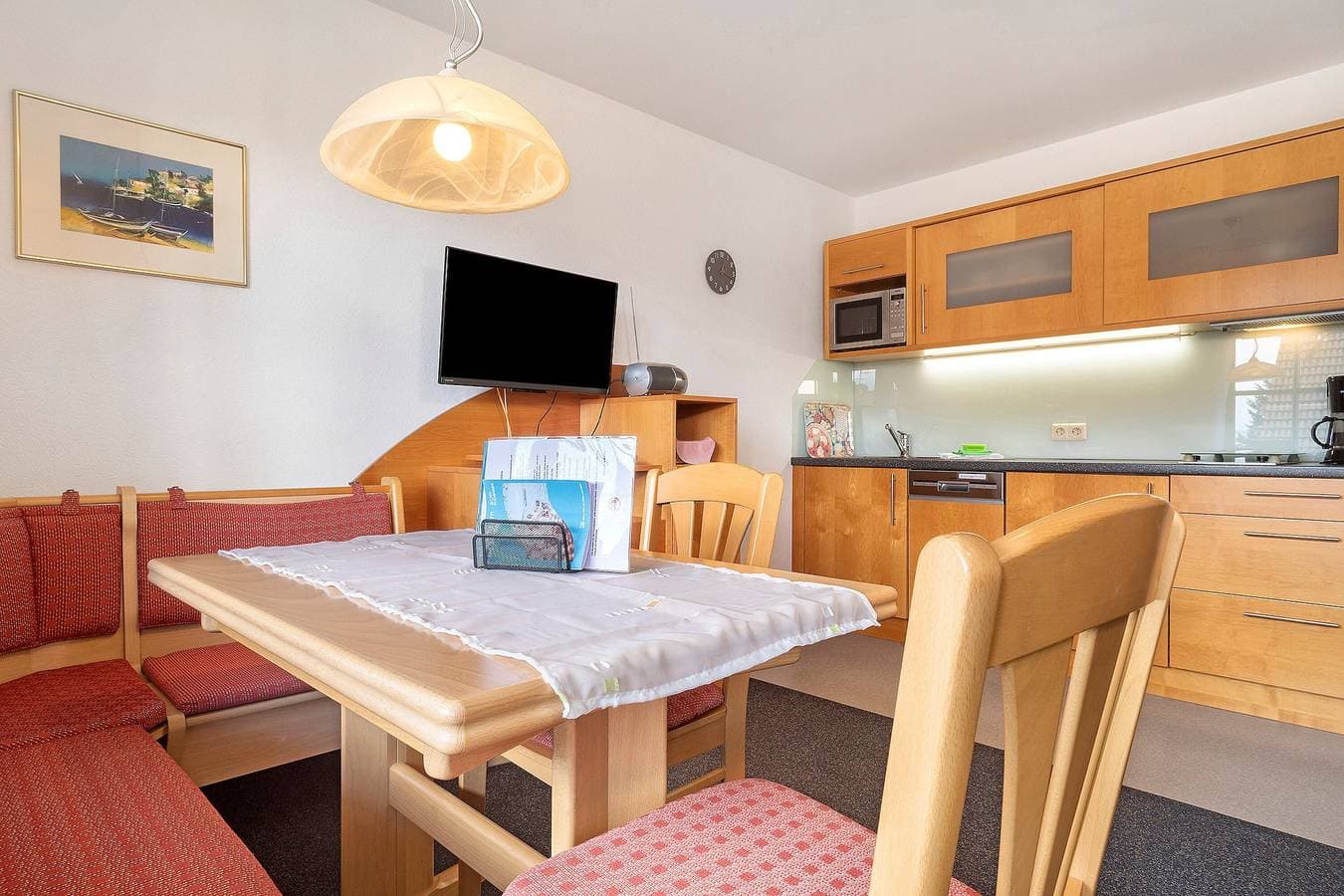 Foto 10 von 26: Ferienwohnung 'Meersburg' mit Seeblick, Gemeinschaftsgarten und Wi-Fi