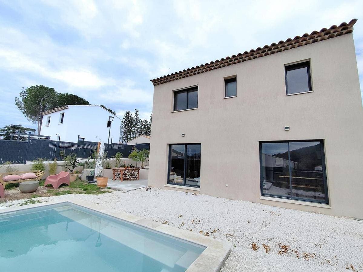 Maison neuve avec piscine privée, à 2 minutes du village 1