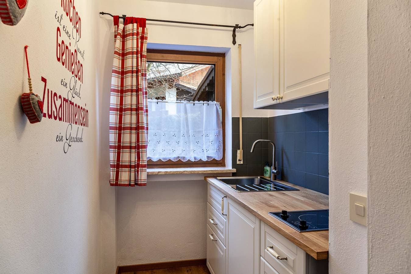 Foto 7 von 21: Studio-Apartment 'Aschaubichl – Silberdistel' mit Bergblick, privater Terrasse & WLAN
