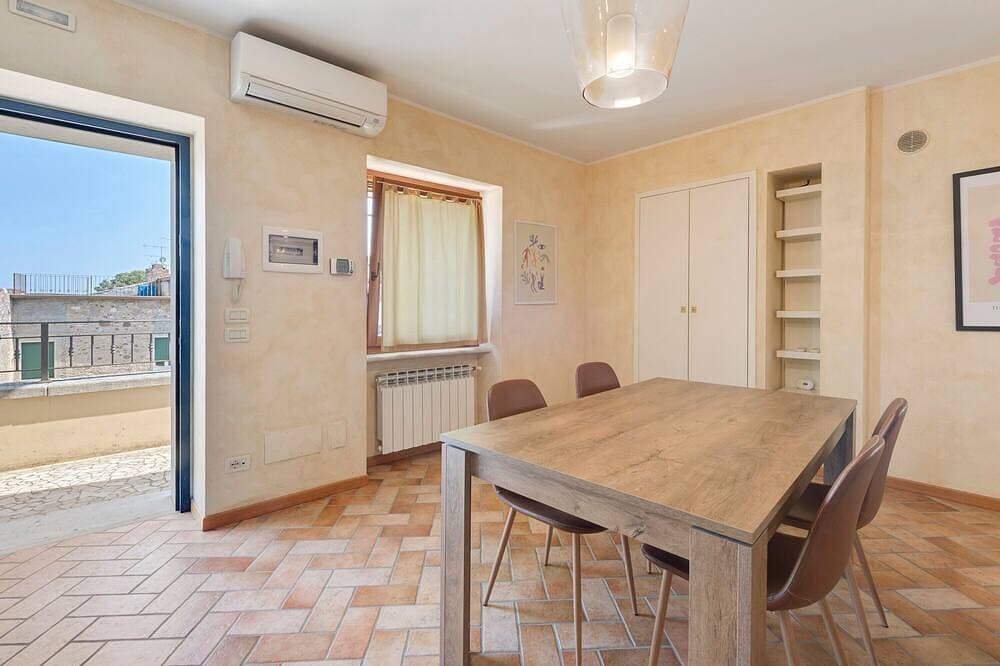 Foto 12 von 21: Ferienwohnung 'Casa Dolce Casa Al Castello' mit Seeblick, WLAN und Klimaanlage