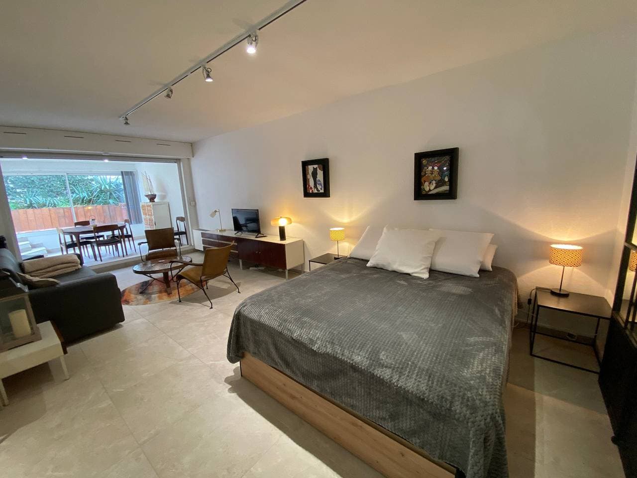 Foto 8 von 24: Geräumiges renoviertes Studio mit Terrasse und privatem Parkplatz