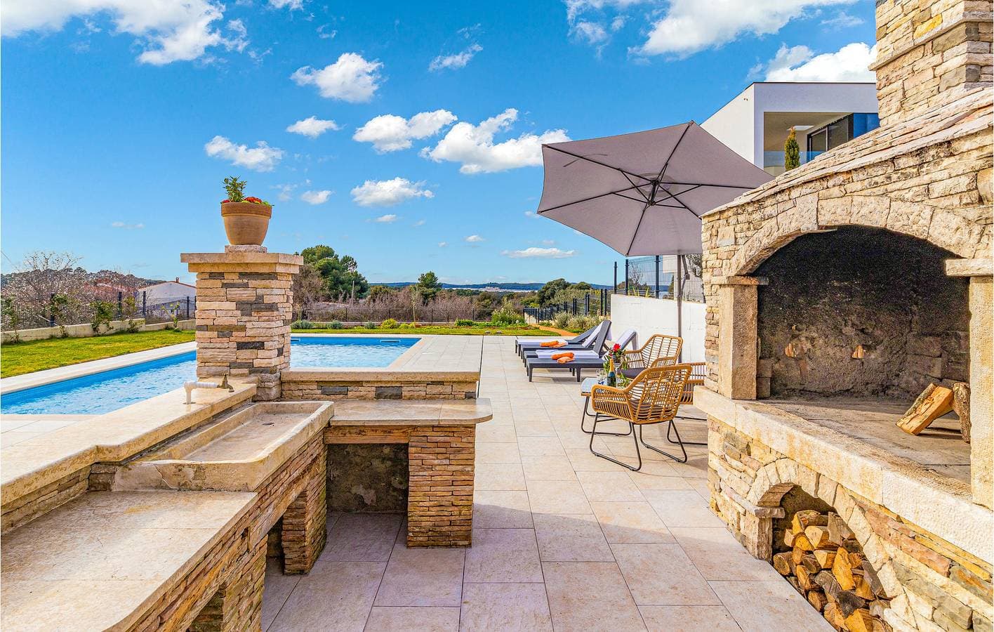 Foto 3 von 23: Urlaub am Meer: Gemütliche Ferienwohnung mit Pool, Terrasse und WLAN
