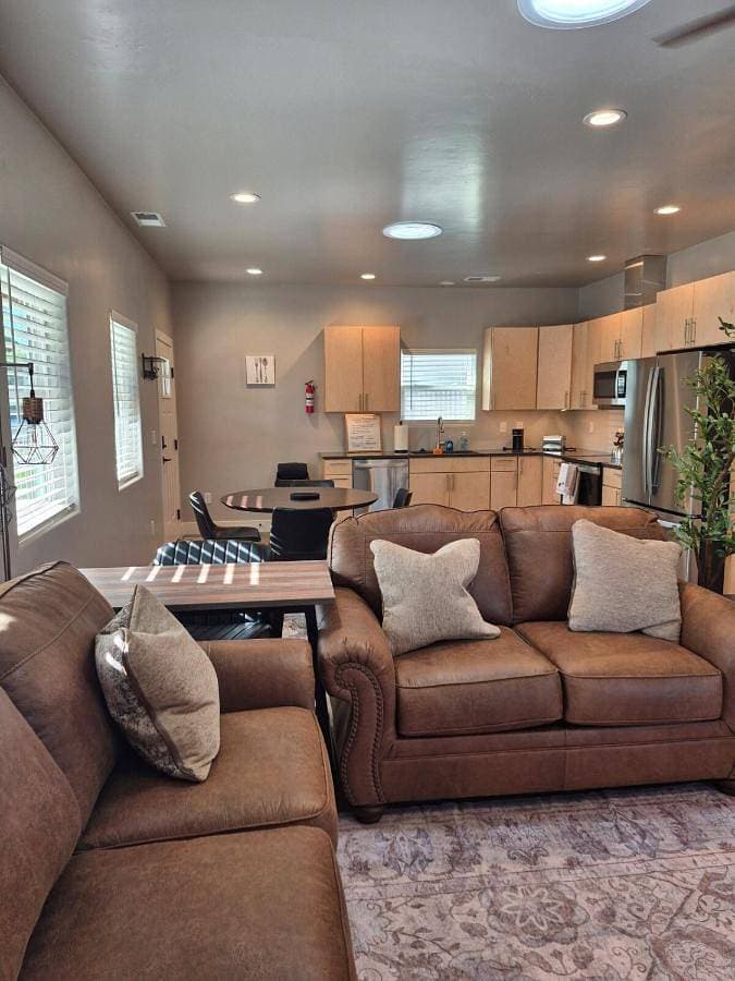 Bluff 11 Professional Housing 1