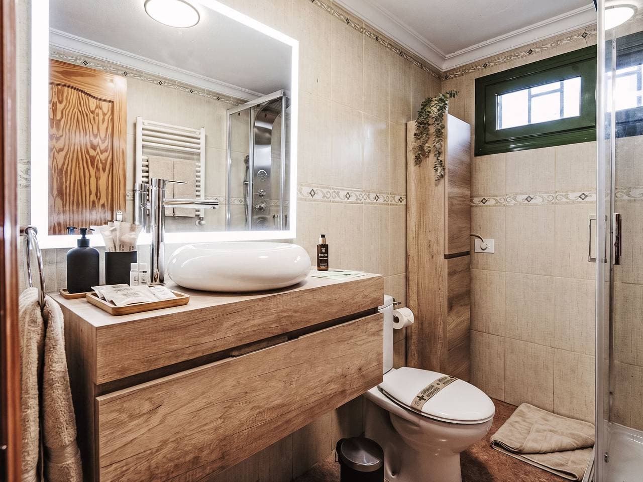 Foto 7 von 10: Holanda Tropic Superior con jacuzzi privado
