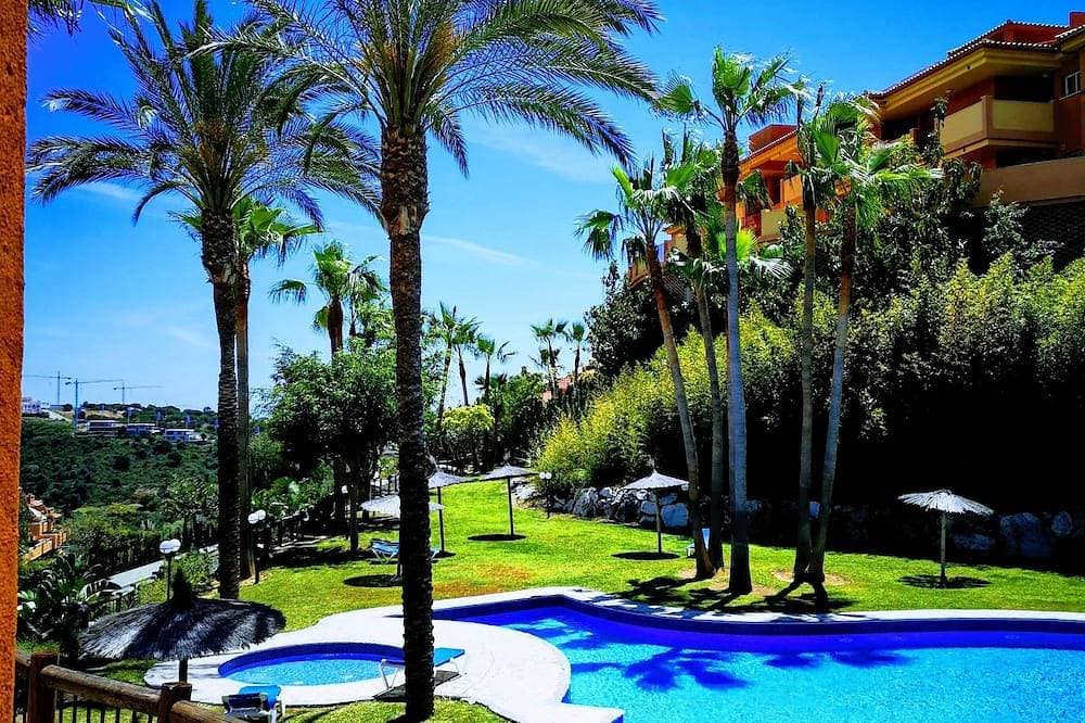 Charmantes Apt, 2 Terrassen, dir. Zugang zum Pool, nahe Strand und Golfplätzen 1