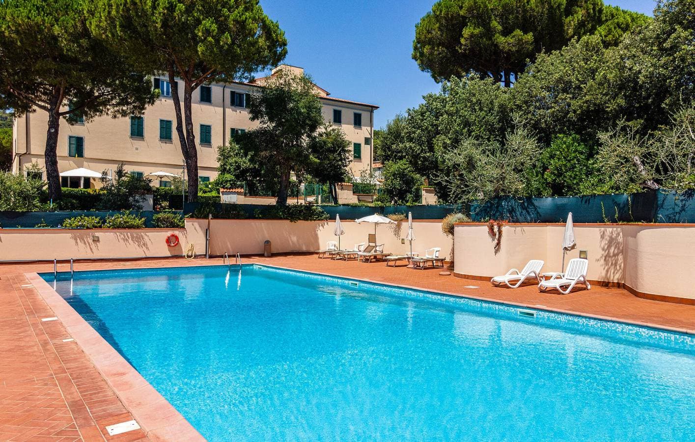 Foto 4 von 32: Pristine Apartment mit Pool, Parkplatz & WiFi - 900m vom Strand & 400m vom Restaurant