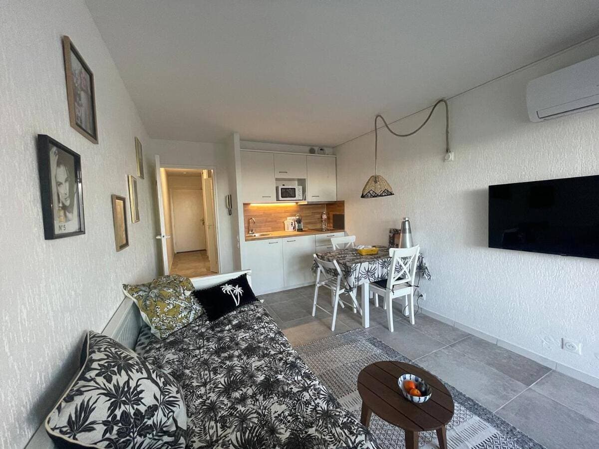 Foto 4 von 14: Two-Bedroom Apartment