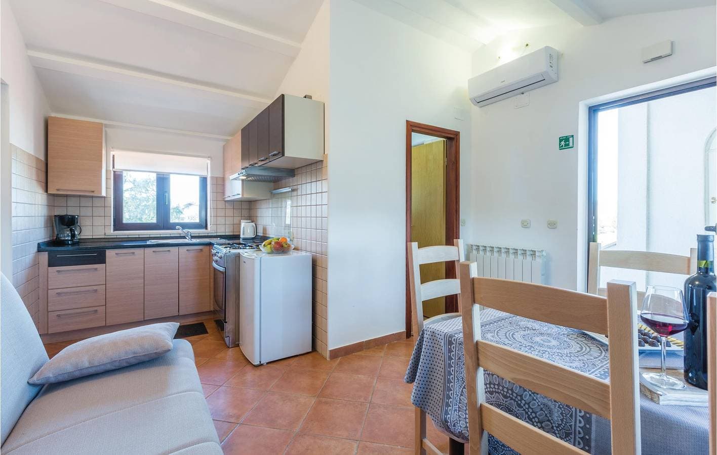 Foto 10 von 24: Gemütliche 2-Zimmer-Wohnung mit Terrasse und Parkplatz, WLAN inklusive