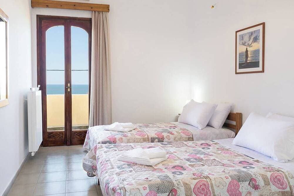 Foto 5 von 24: Romantic Corner - Penelope Sea View Maisonette