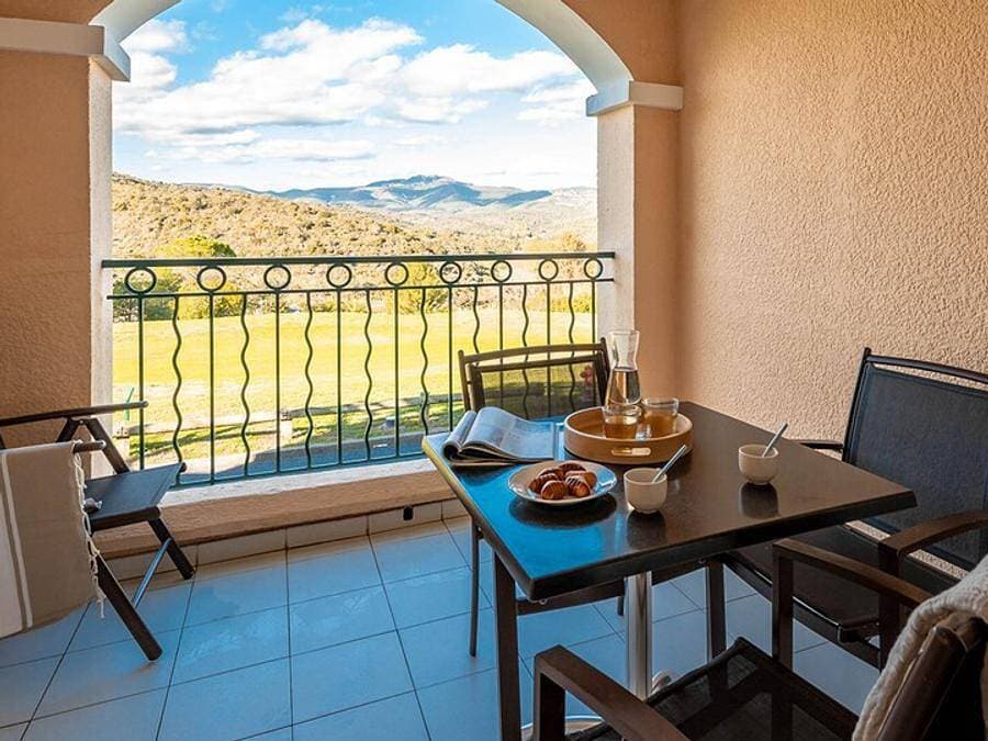 Foto 11 von 36: Pierre & Vacances Village Cap Esterel - Studio 4 personen - Studio 4 Personen - 1 Schlafbereich - Terrasse