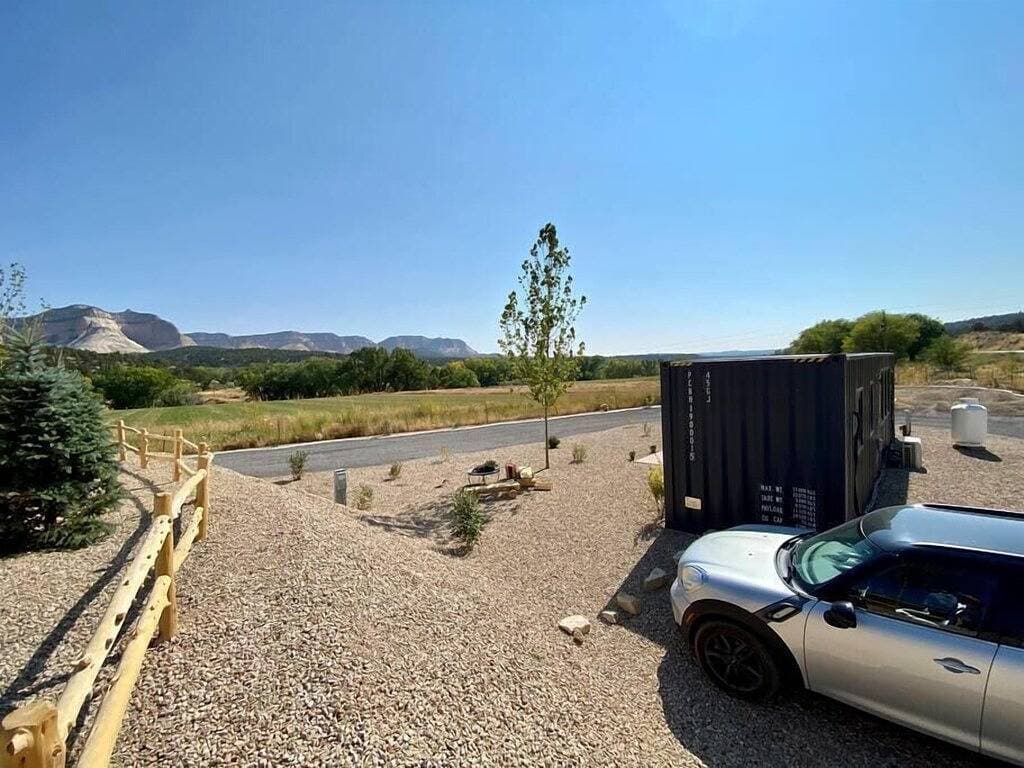 Foto 12 von 35: Gemütliches Container-Retreat in der Nähe von Zion mit Whirlpool & Sauna