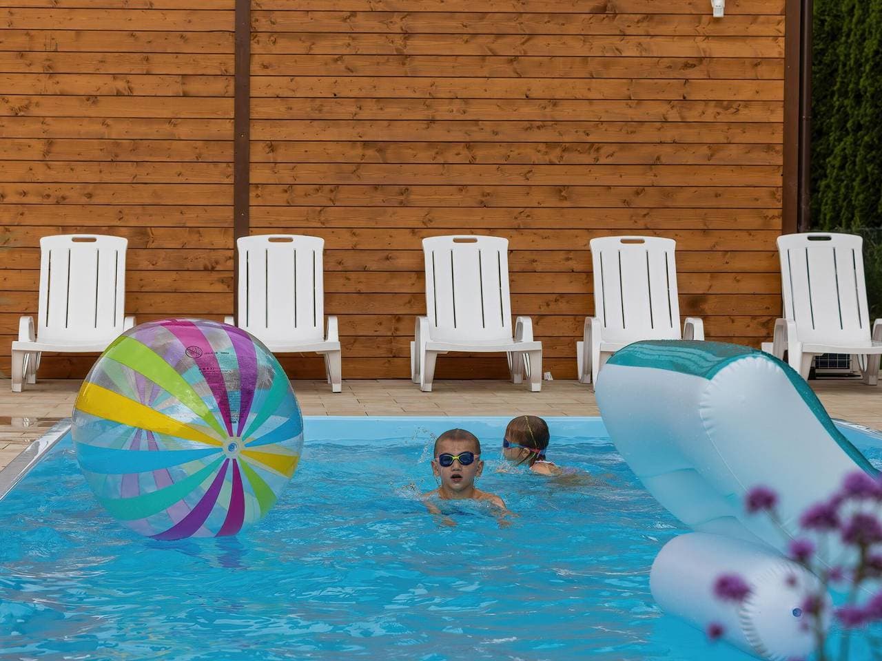 Foto 4 von 20: Komfortable, Ferienhäuser mit Swimmingpools, Rewal
