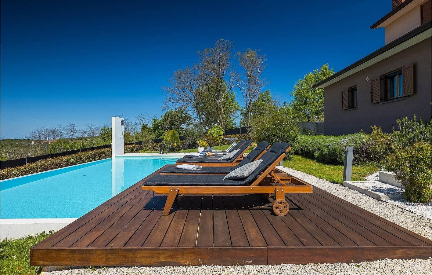 Foto 10 von 58: Gemütliche 2-Zimmer-Wohnung mit Pool, WLAN und Parkplatz in der Nähe von Restaurants