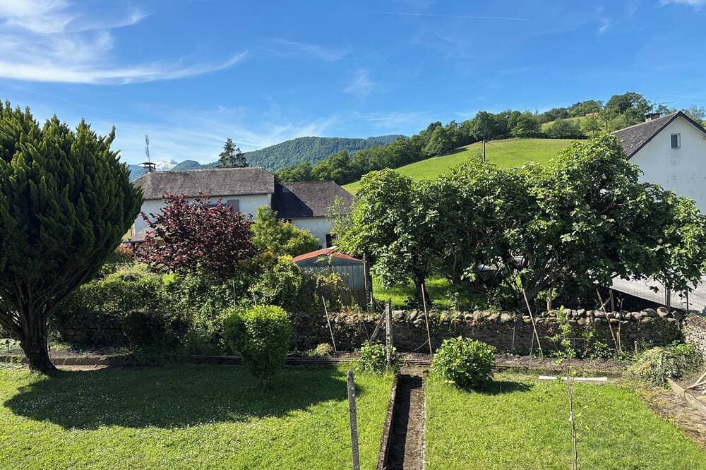 Foto 3 von 3: Vacation home, 115 m² · Sleeps 9 · Enclosed garden · Dogs welcome