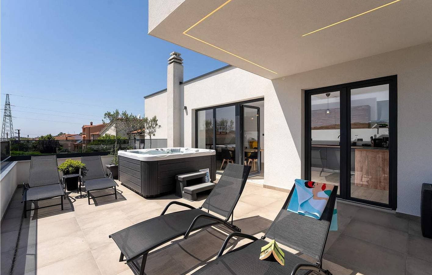 Foto 4 von 31: Gemütliche 75 m² große Wohnung mit Pool, Terrasse und WLAN in Strandnähe