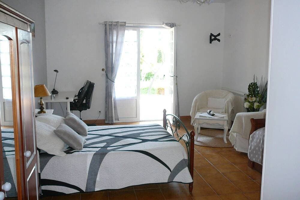 Foto 3 von 11: Bed and Breakfast in einer Bastide aus dem 19. Jahrhundert in einem großen bewaldeten Park mit Swimmingpool für 4 Personen