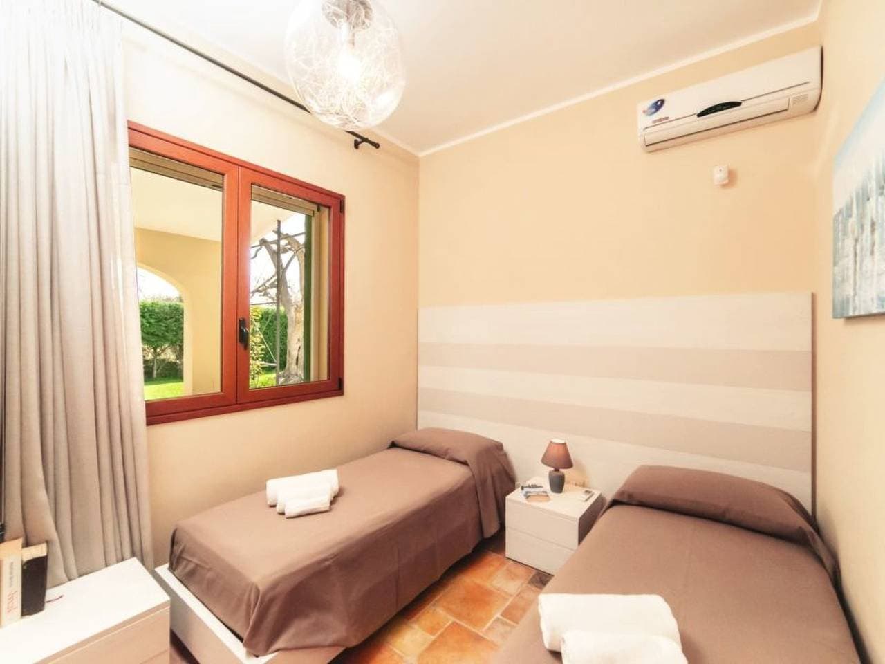 Foto 11 von 45: Gemütliche Ferienwohnung mit Kühlschrank und Bettwäsche – ideal zum Entspannen