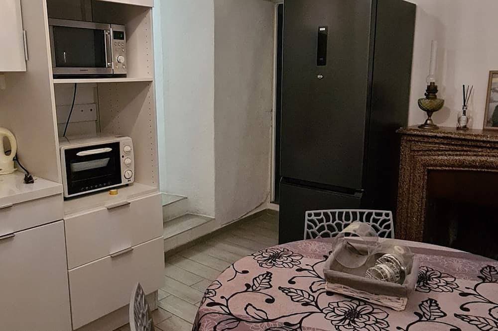 Wohnung F3 in Piana im Jahr 2017 komplett renoviert. Schlafmöglichkeiten für 5. 1