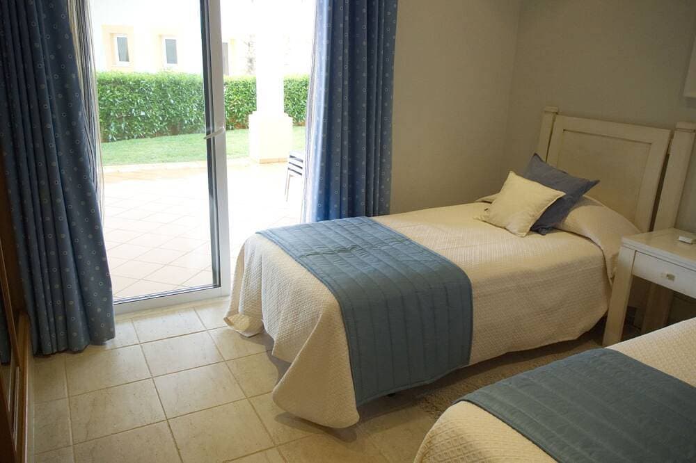 Foto 8 von 30: Atemberaubende 3 Schlafzimmer Reihenhaus, nahe dem Pool, in der Ansicht, Salema