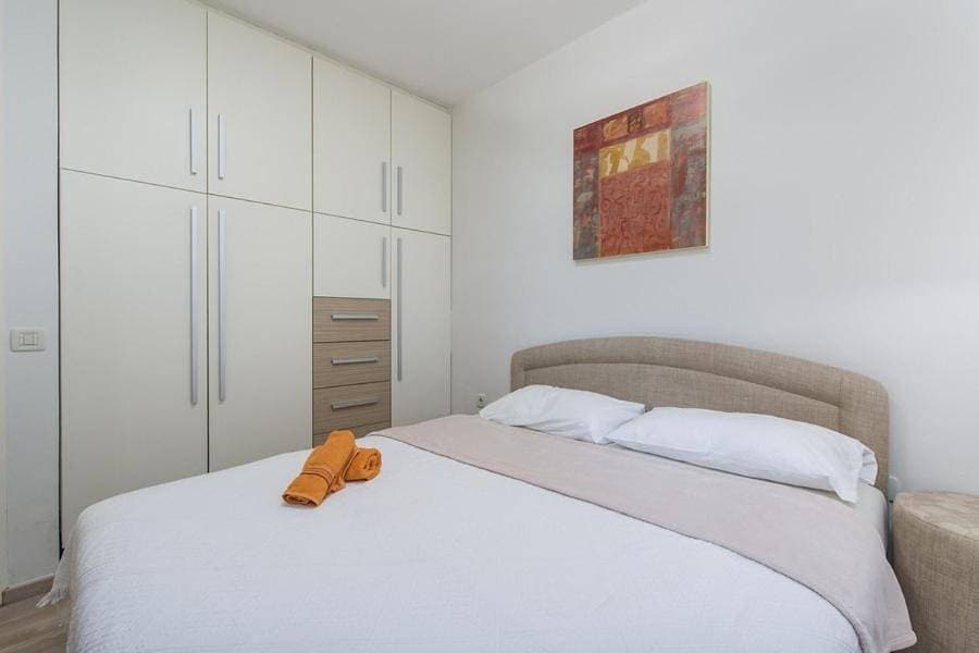 Foto 7 von 21: Ferienwohnung fur 4 Personen im Stadtzentrum nur 30m vom Strand entfernt