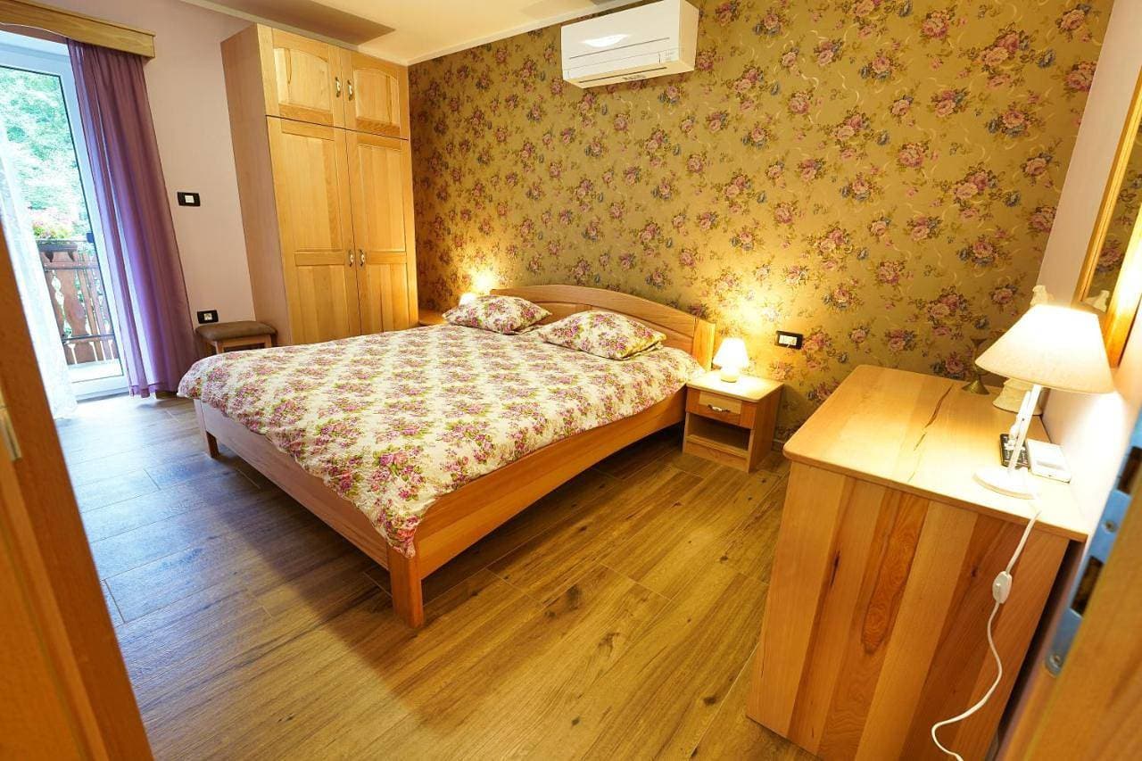 Foto 5 von 14: Basic Triple Room with Shared Bathroom