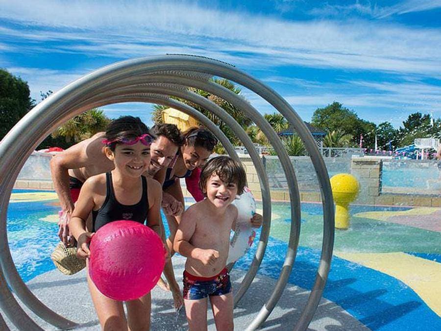 Foto 11 von 45: Camping Siblu Domaine de Kerlann - Funpass inclus - Mobilheim 8 personen - Essential 3ch 8p Signature ohne Klimaanlage