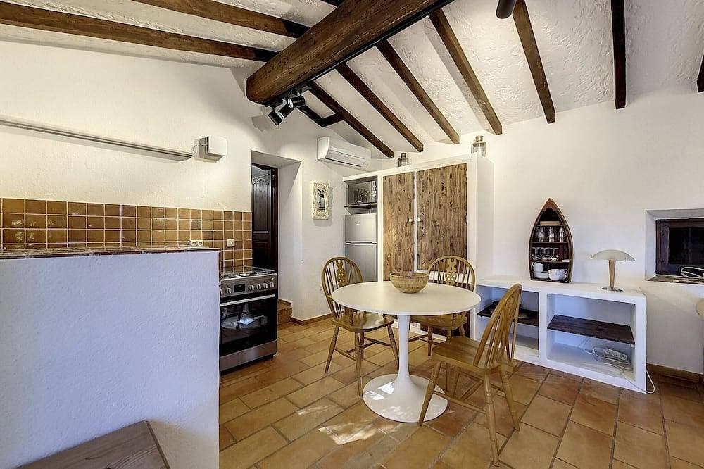 Foto 5 von 10: Le Cabanon Dans La Foret