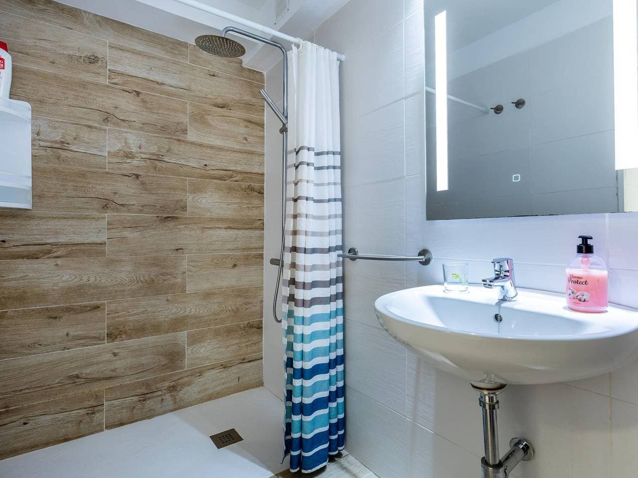 Foto 7 von 21: Alcalá B2 – Amazing beach front Studio